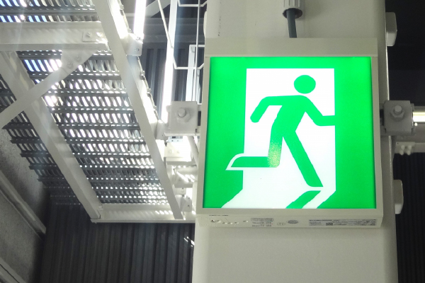 誘導灯のLED化はお済ですか?