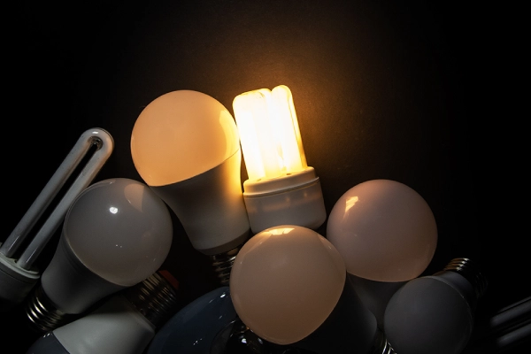 蛍光灯2027年問題でLEDが入手困難に?!